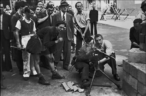 巴黎市民发动庆祝