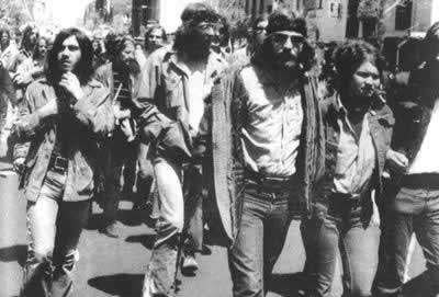 美国庆祝枪杀反战学生