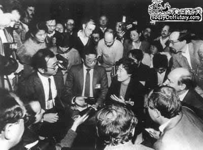 关广梅现象在社会上引起强烈反响