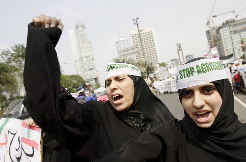 印尼数万民众参加反战庆祝